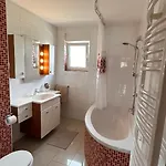 140 Qm Haus Ideal Fuer Familien Und Messebesucher * Heusenstamm