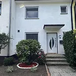 140 Qm Haus Ideal Fuer Familien Und Messebesucher Heusenstamm