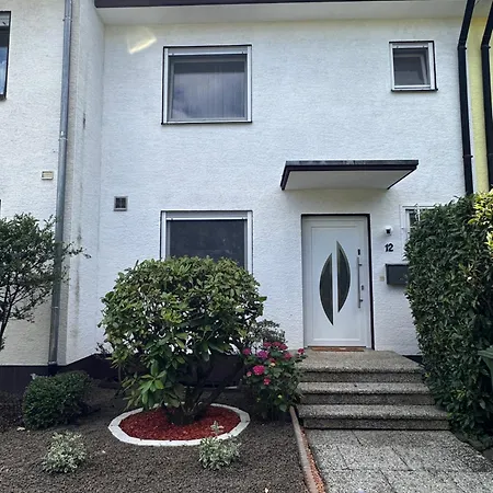 140 Qm Haus Ideal Fuer Familien Und Messebesucher Heusenstamm