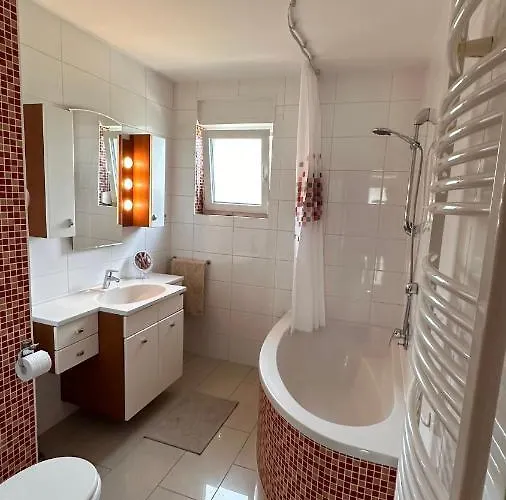 140 Qm Haus Ideal Fuer Familien Und Messebesucher * Heusenstamm