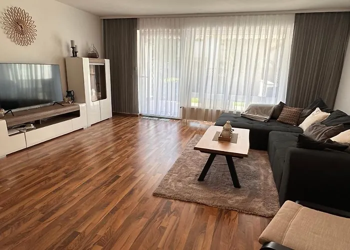 140 Qm Haus Ideal Fuer Familien Und Messebesucher Holiday home Heusenstamm