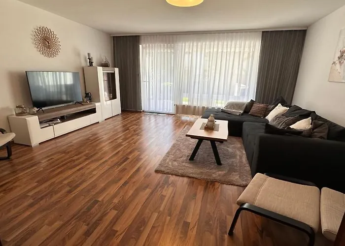 140 Qm Haus Ideal Fuer Familien Und Messebesucher Holiday home Heusenstamm